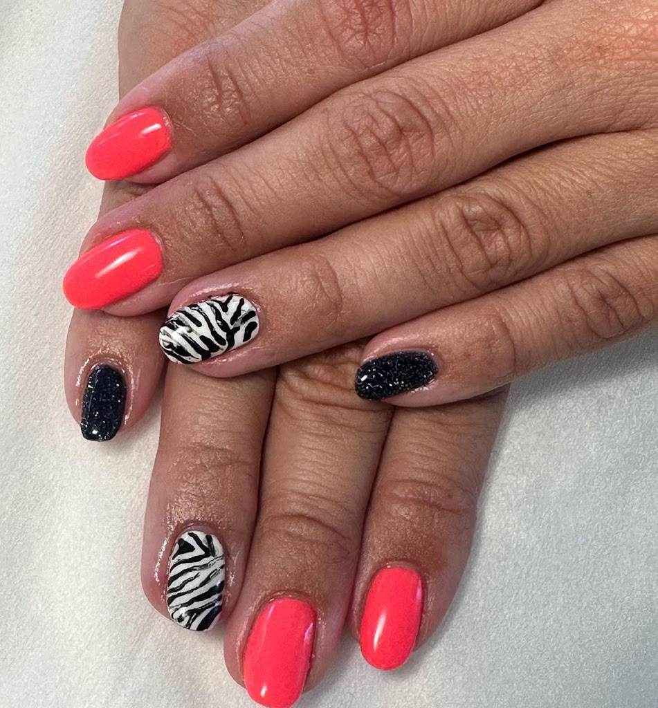 Milenium Centro De Estetica — Manicura