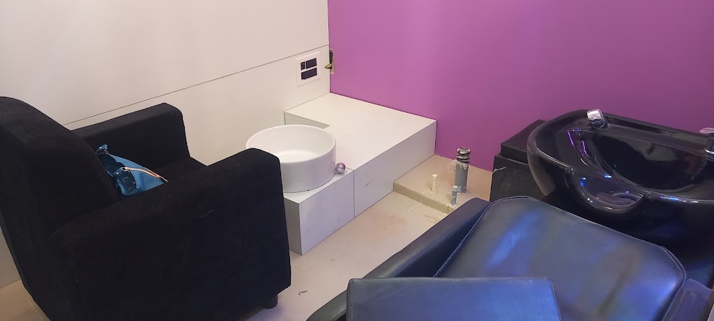 Finger Touch Unisex Saloon