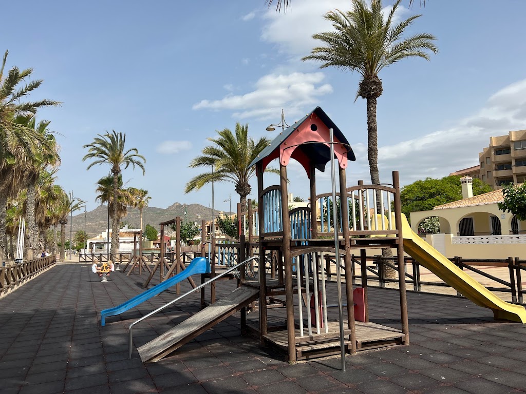 Columpios infantiles Avenida del Castelar