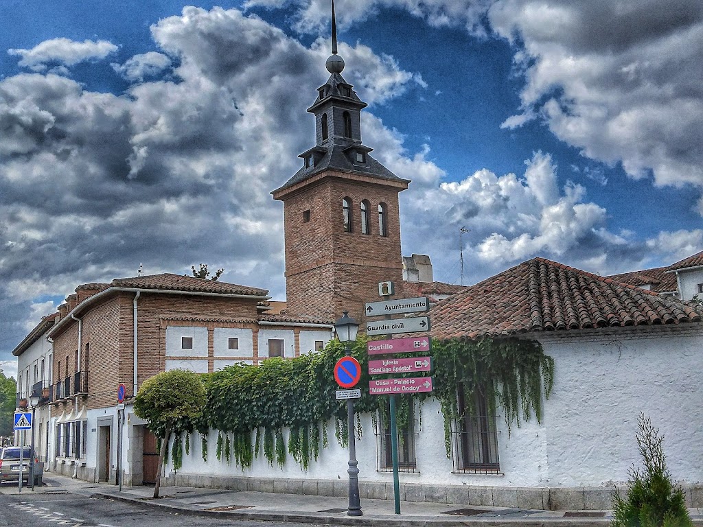 Conjunto arquitectonico y escultorico del casco antiguo de Villaviciosa de Odon