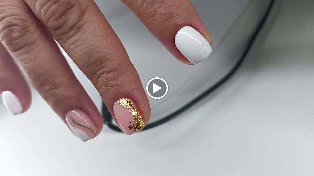 Manicura y pedicura Anna — Manicura
