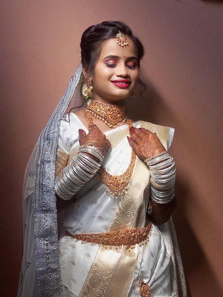 Misty Gorgeous Mg Beauty Parlour