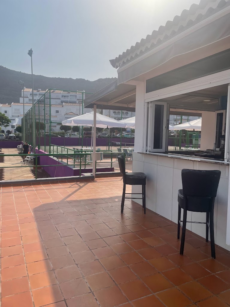 Las Rosa's - George's Bar & Restaurant