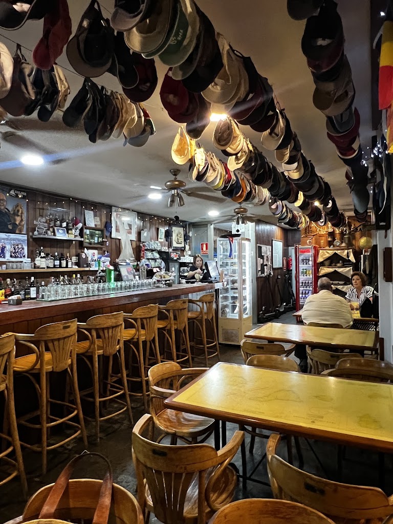 Sailor's Bay Bar — Ambiente