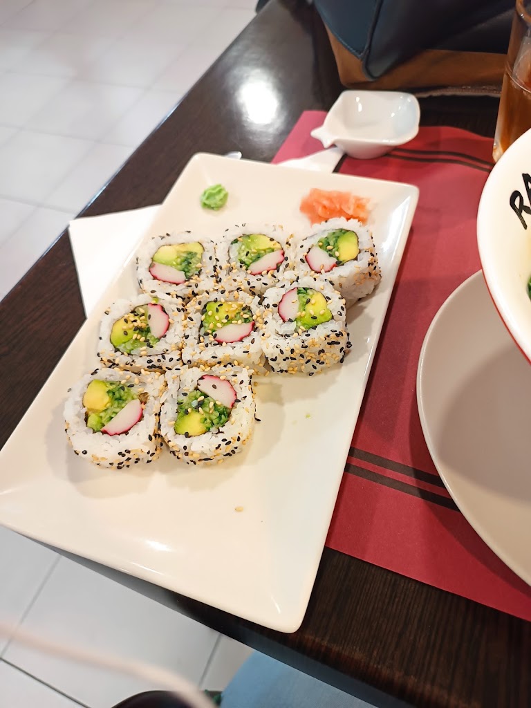 Sushi Fans — Comida y bebida