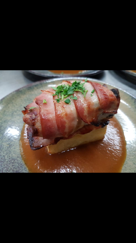 PAPITU RESTAURANT COLL FAVA SANT CUGAT — Comida y bebida