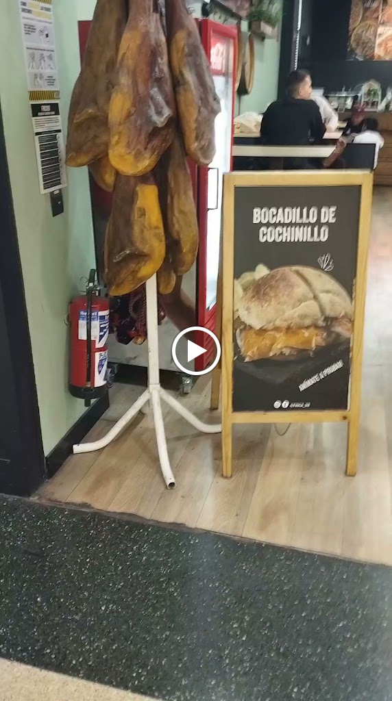 Finca 98 Delicias Ibericas — Videos