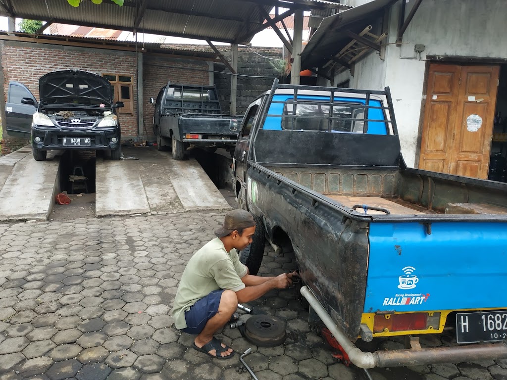 RENDI MOTOR ( Bengkel Mobil Dan Cuci Motor)