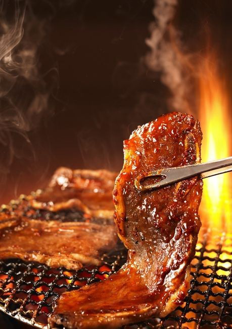 Grill Bar — Comida y bebida