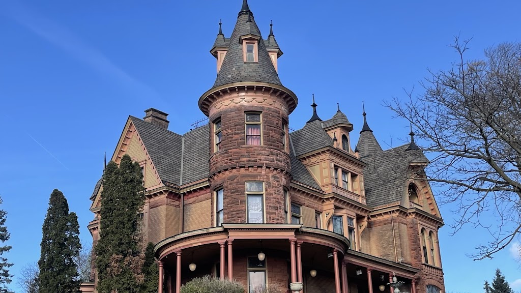 Henderson Castle