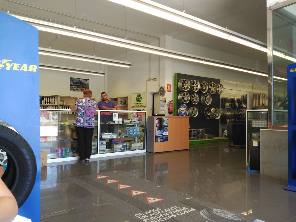Maycan Autocentro Tenerife — Interior