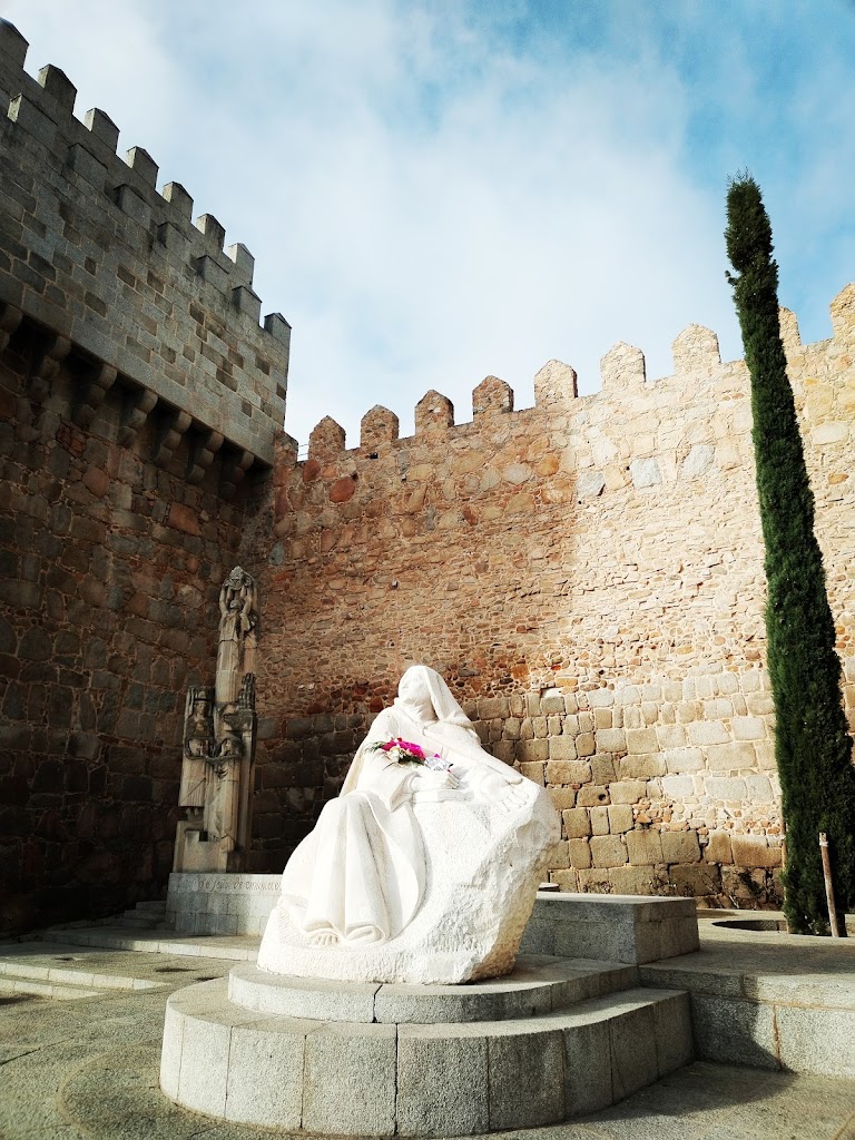 Monumento a Santa Teresa de Jesus