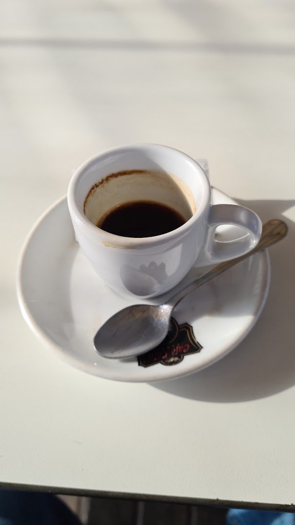 Cafe Picasso Bar — Comida y bebida