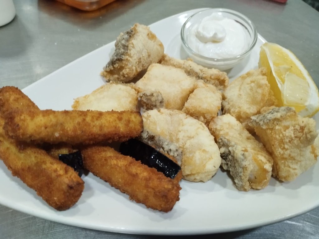 Cerveceria La Rubia — Comida y bebida