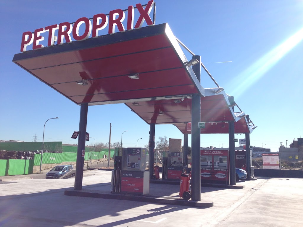 Petroprix — Exterior
