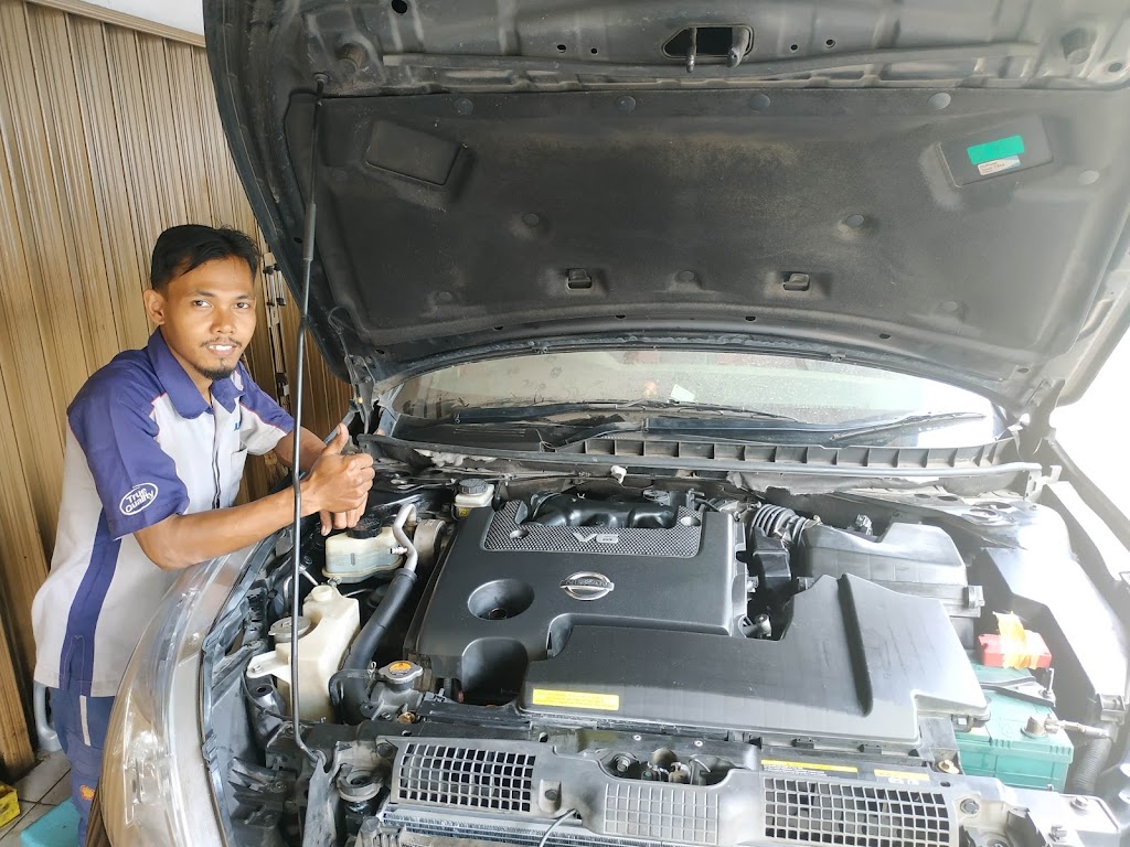 BENGKEL WUJUD MOTOR SERVIS