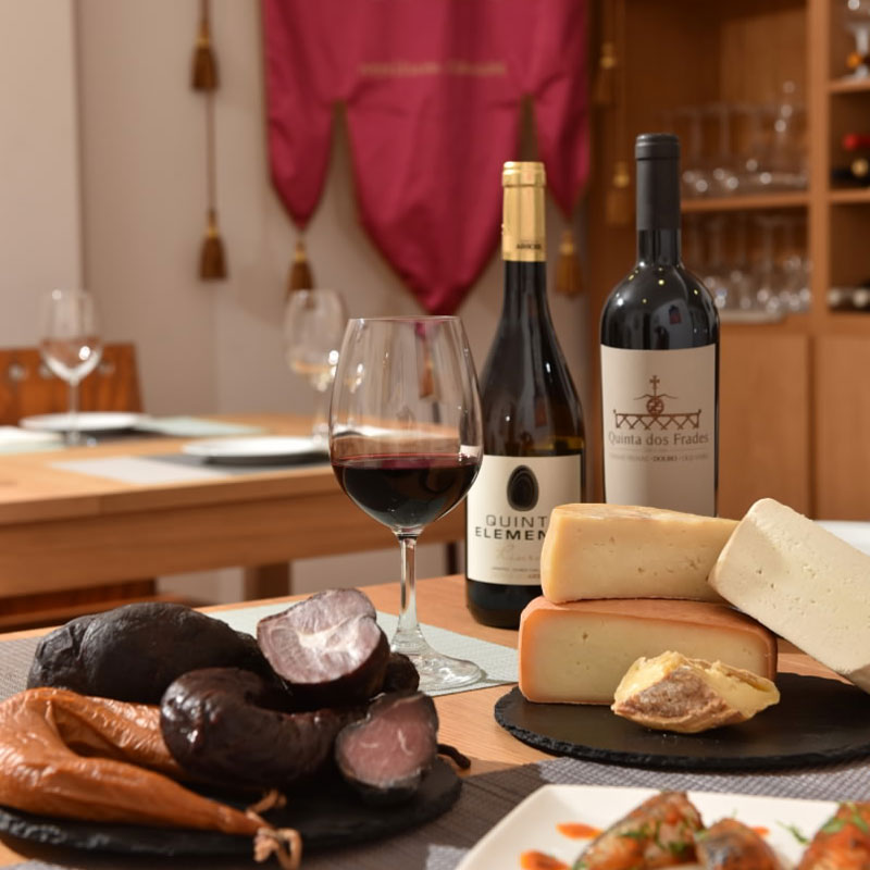 Confraria Enogastronomica da Ribaestrema — Comida y bebida