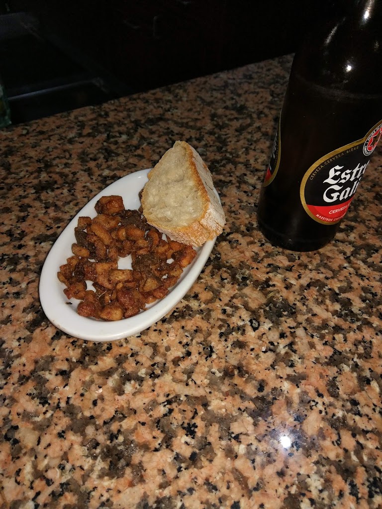 Bar Weekend — Comida y bebida