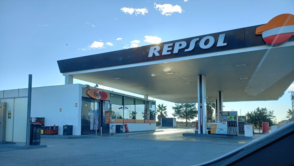 Estacion de Servicio Repsol — Exterior