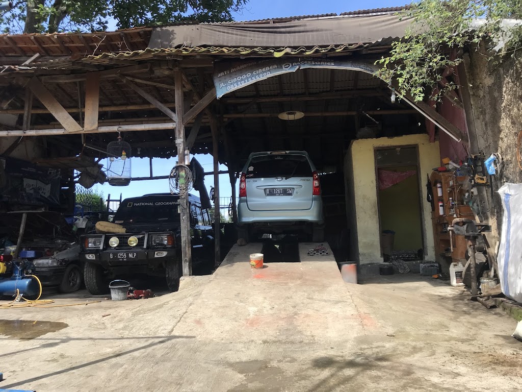 BENGKEL MOBIL JATI MANDIRI