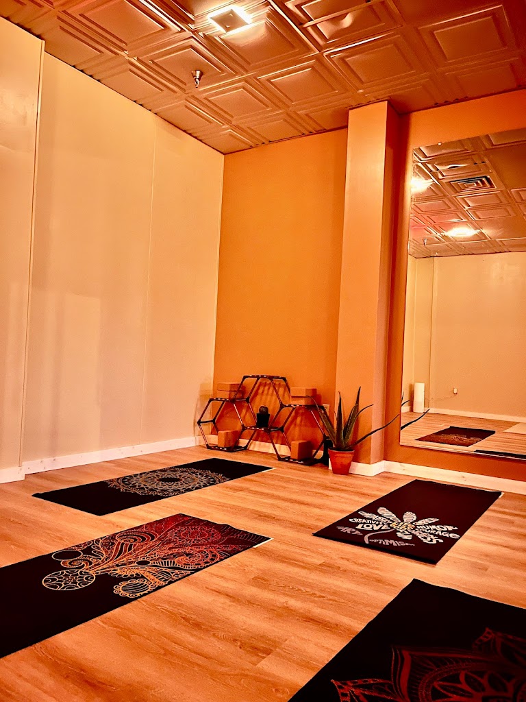  Down Dog Yoga & Lifestyle Studio