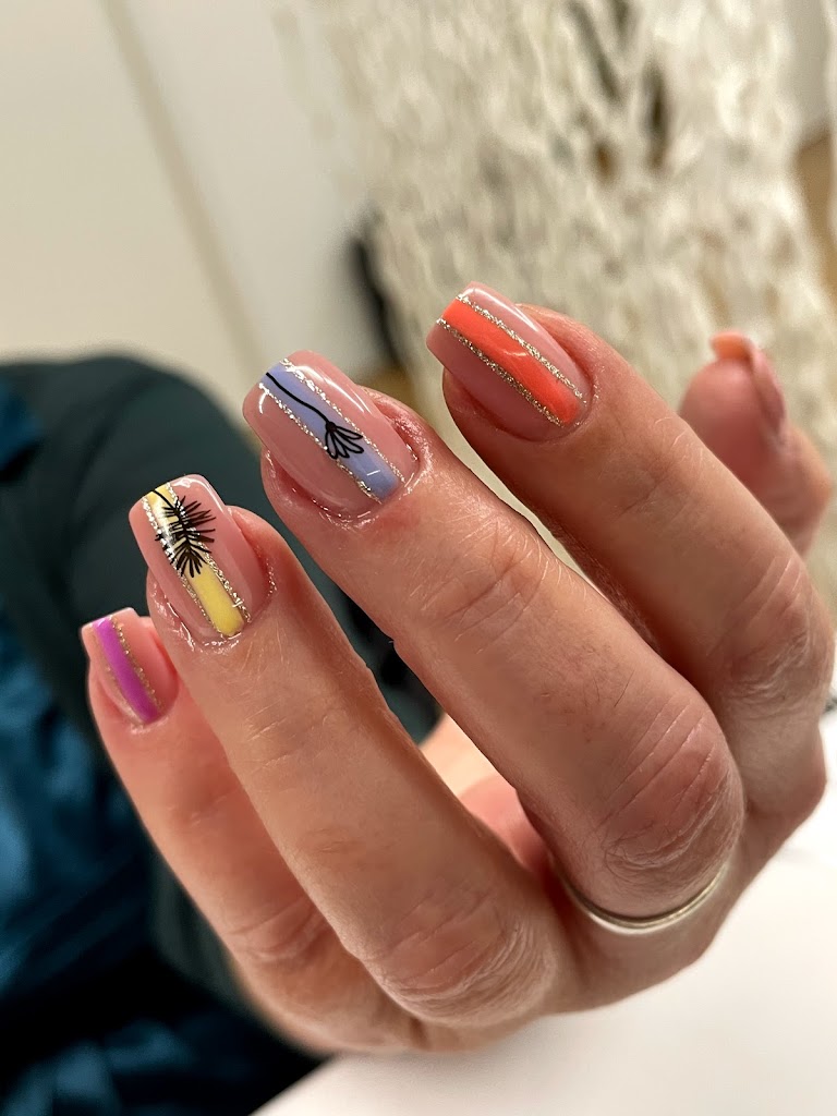 CENTRO DE ESTETICA AVANZADA ESTHER CUARTERO — Manicura