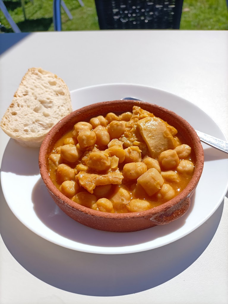 O Que Faltaba — Comida y bebida