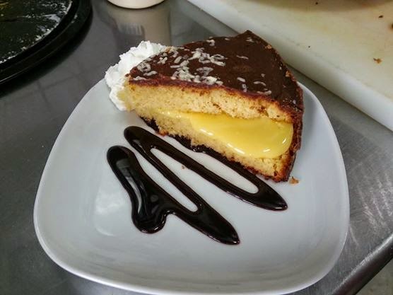 Puerta Real (Bar&Tapas) — Comida y bebida