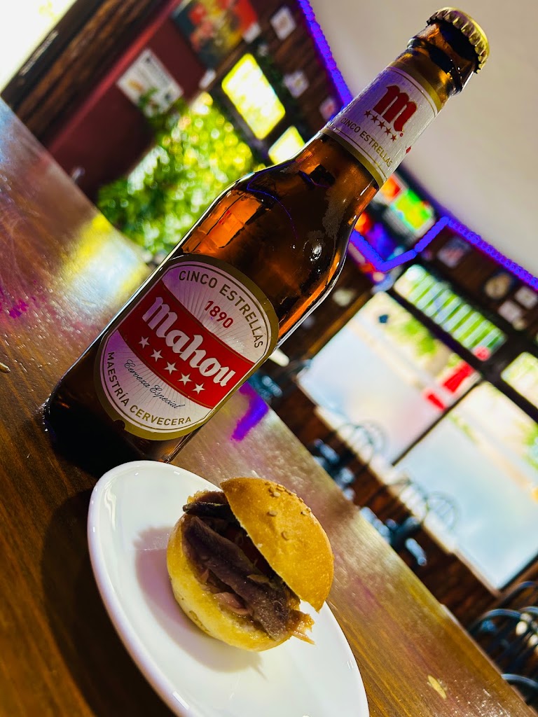 Bar la cabana — Comida y bebida