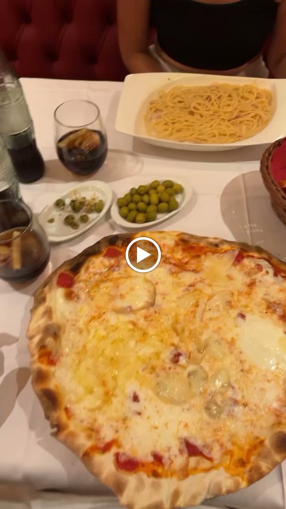 Restaurante La Tagliatella | Avda. Francesc Macia, Sabadell — Videos