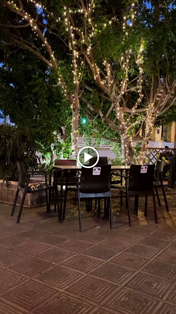El Ayuntamiento Restaurante-Cafeteria — Videos