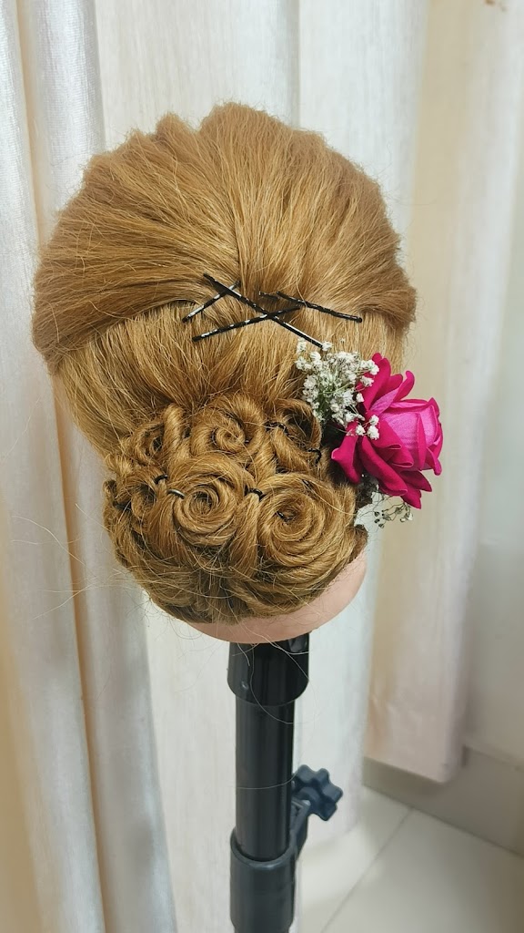 Radhya Glowup Makeup Hairs Henna Artist