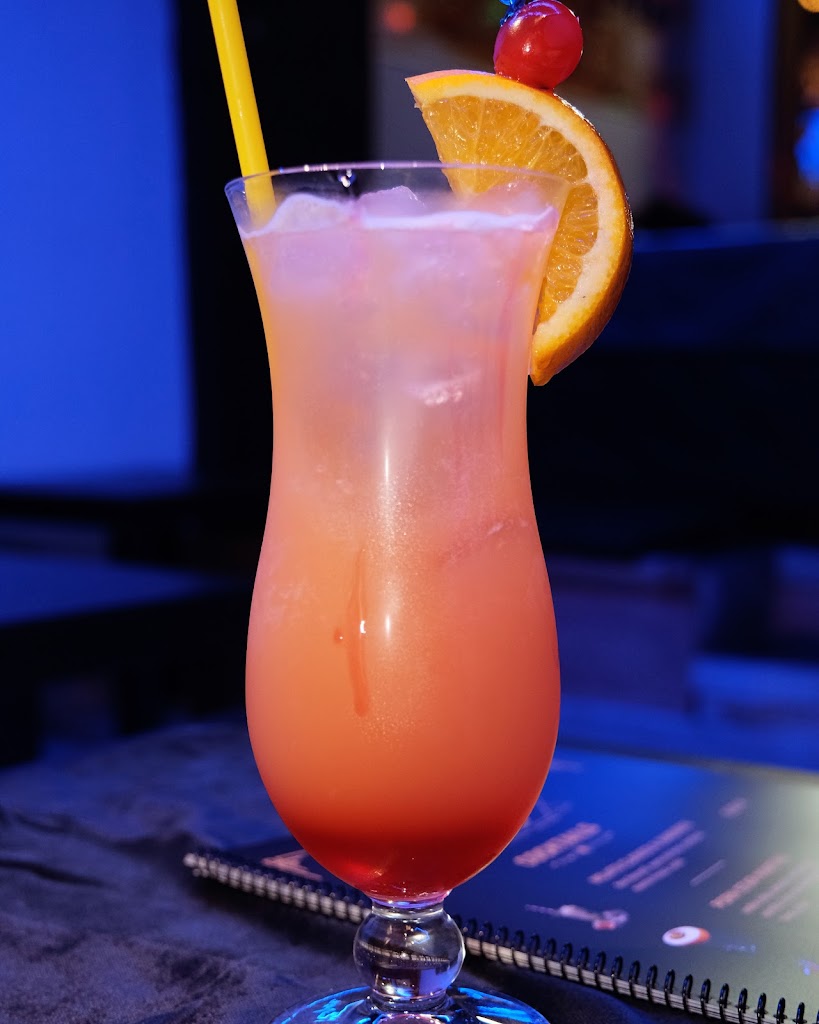 Fr Friends Cocktails & Shisha Bar — Comida y bebida
