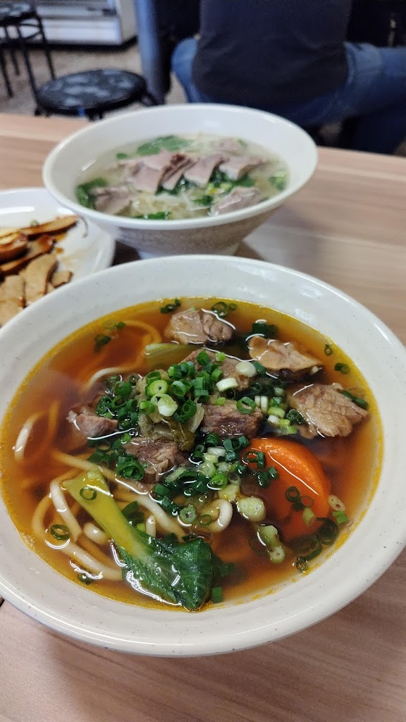 苑裡九妹牛肉麵館（寶雅正對面）附停車場 的照片