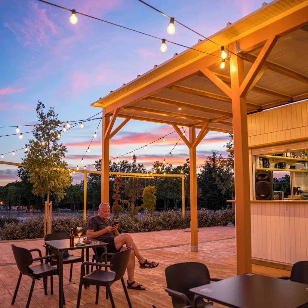 El Chiringuito Torrelodones- Terraza Restaurante — Ambiente