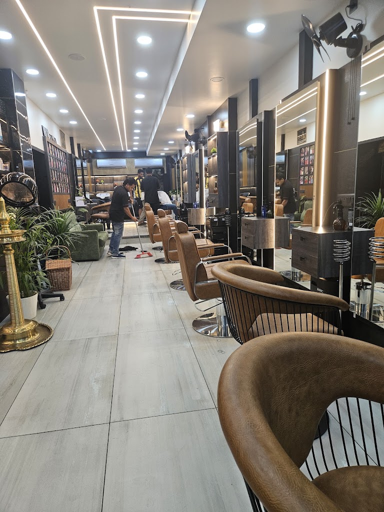 Royal Beauty Salon Unisex 24 7 Open