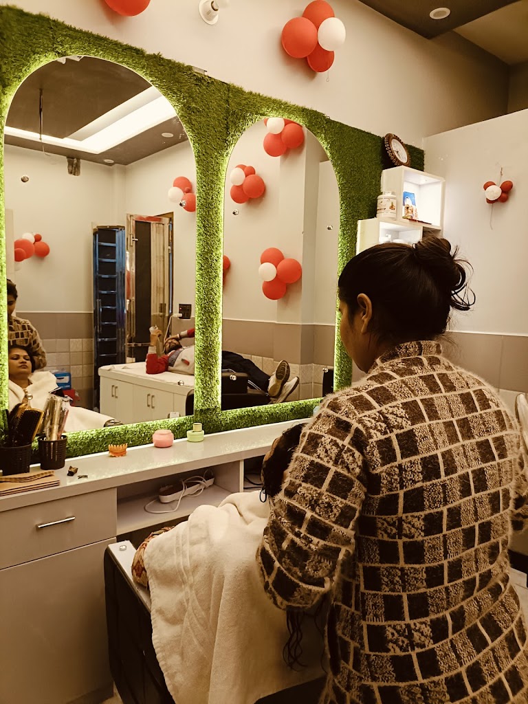 Classic Beauty Makeup Studio Meeranpur