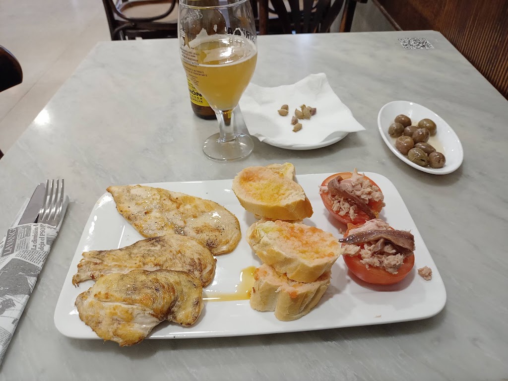 Cafe Kilimanjaro — Comida y bebida