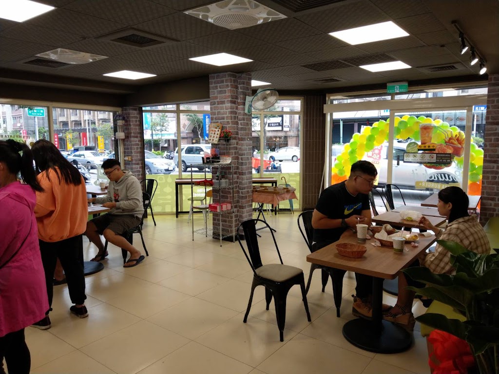 拉亞漢堡 中壢三光 的照片