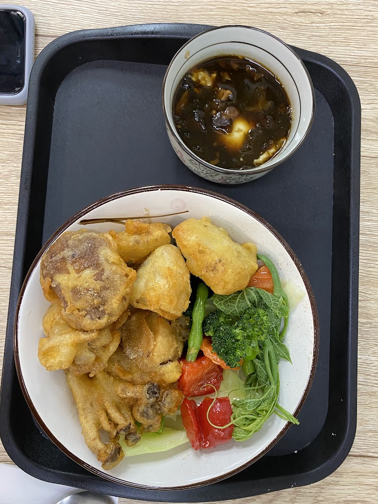 蔬食趣漢堡 咖哩飯 日式丼飯 的照片