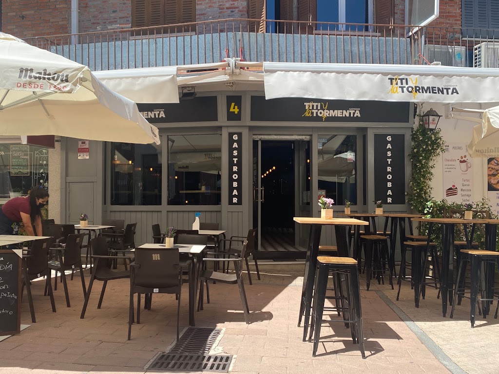 Restaurante Gastrobar - Titi y la Tormenta — Ambiente