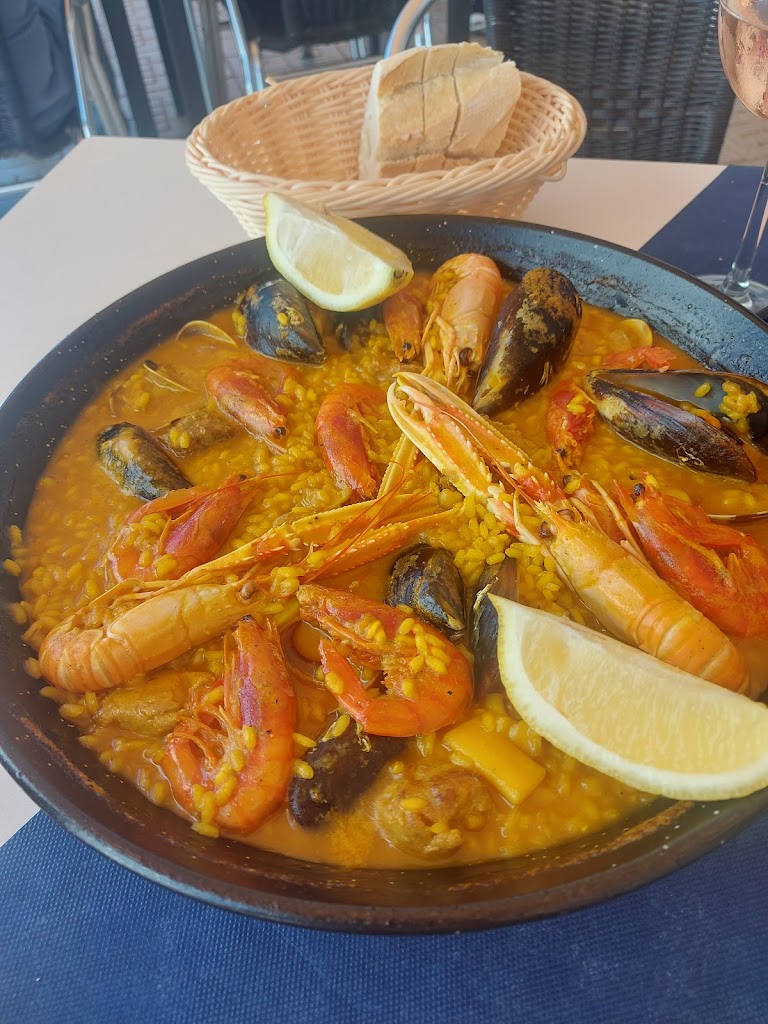 El Caldero Restaurante — Paella