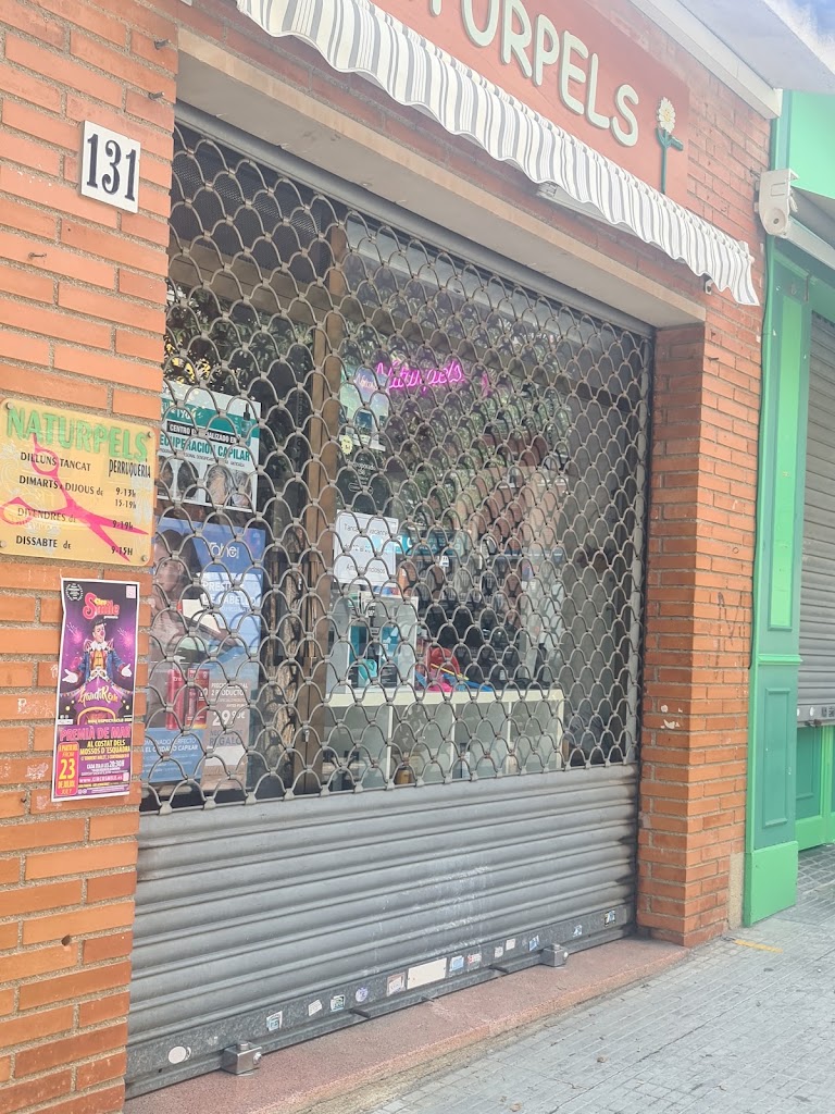 Naturpels — Exterior