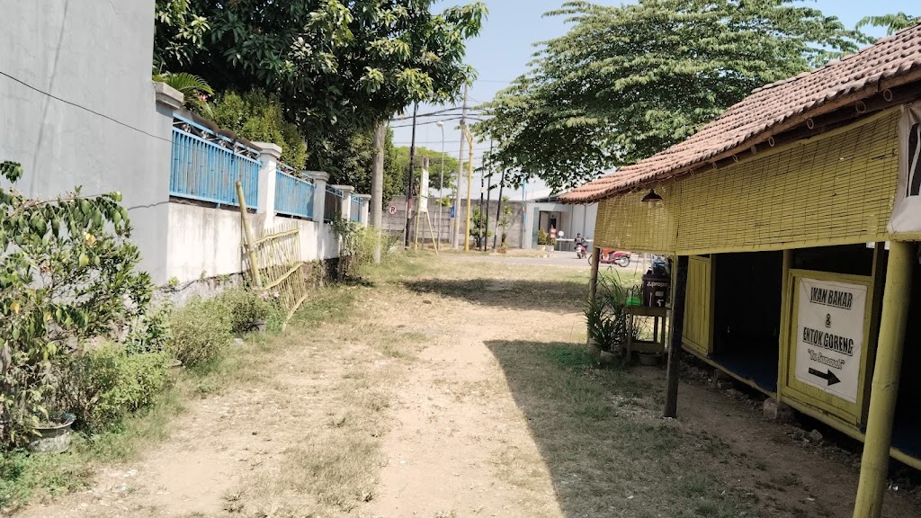 Bengkel Mobil pak Harno Menawan