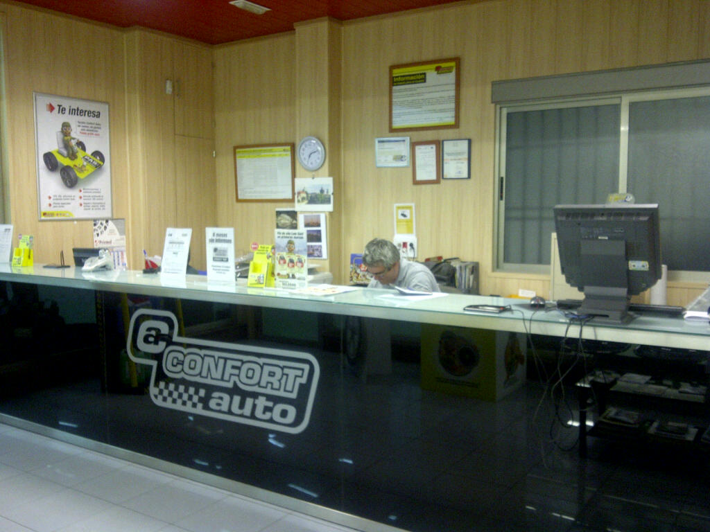 Confortauto Mecanica - Neumaticos Soledad — Interior
