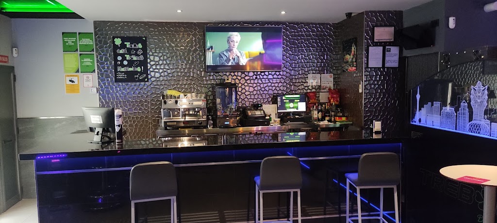 SALON DE JUEGOS TREBOL slots-cafe — Ambiente