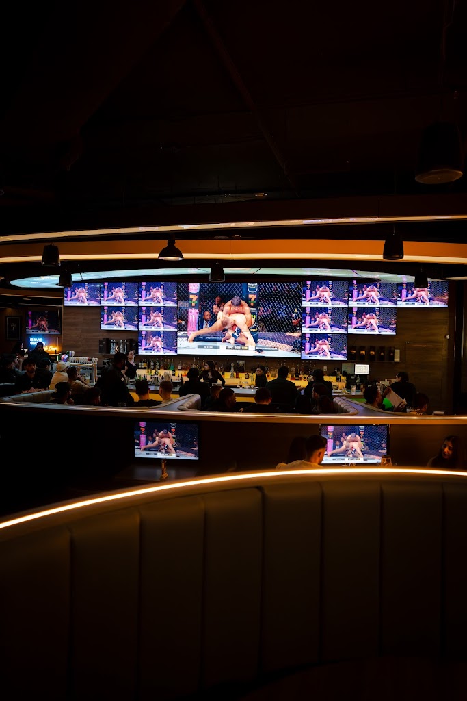 Bar 6ix Restaurant + Grill