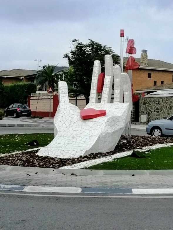 Escultura "Corazones Perdidos"