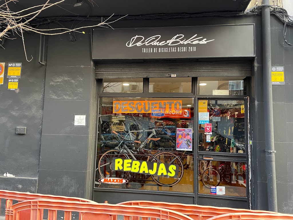 De Que Bikes — Exterior