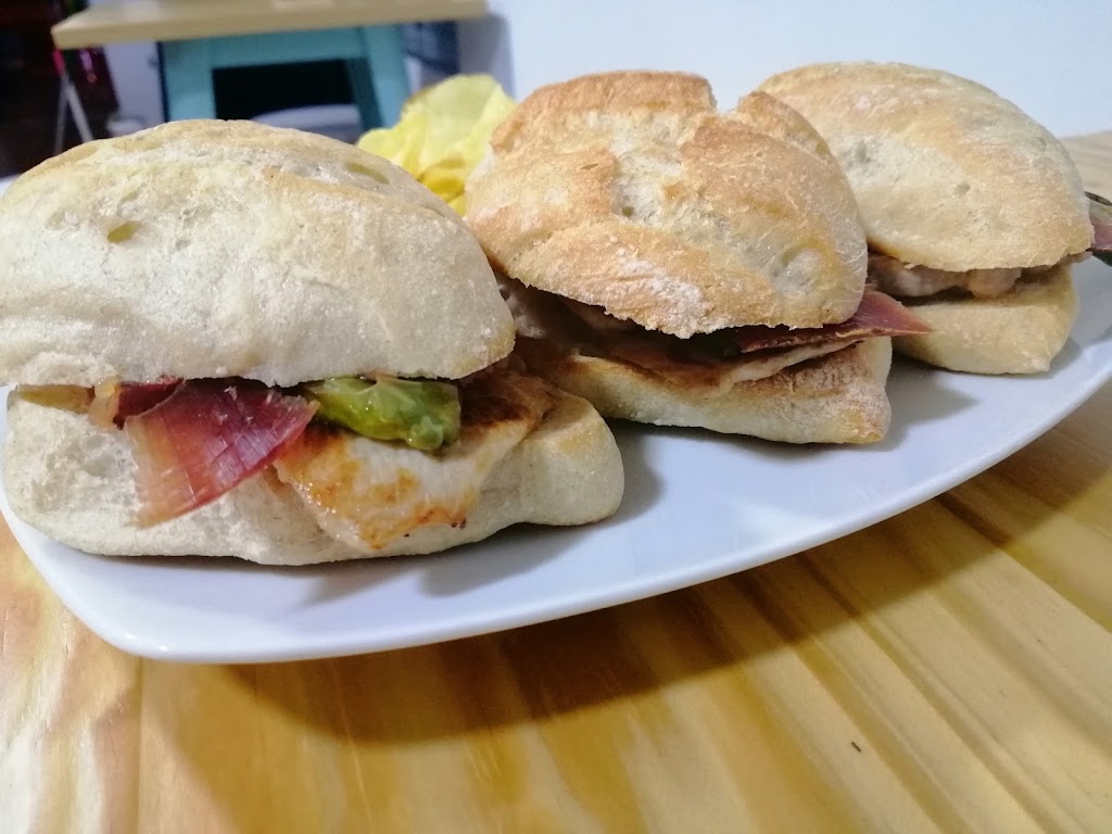 Taberna El Mirador — Comida y bebida